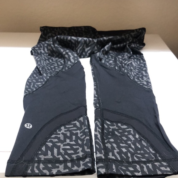 Lululemon Inspire Crop II *Full-On Luxtreme - Picture 12 of 14